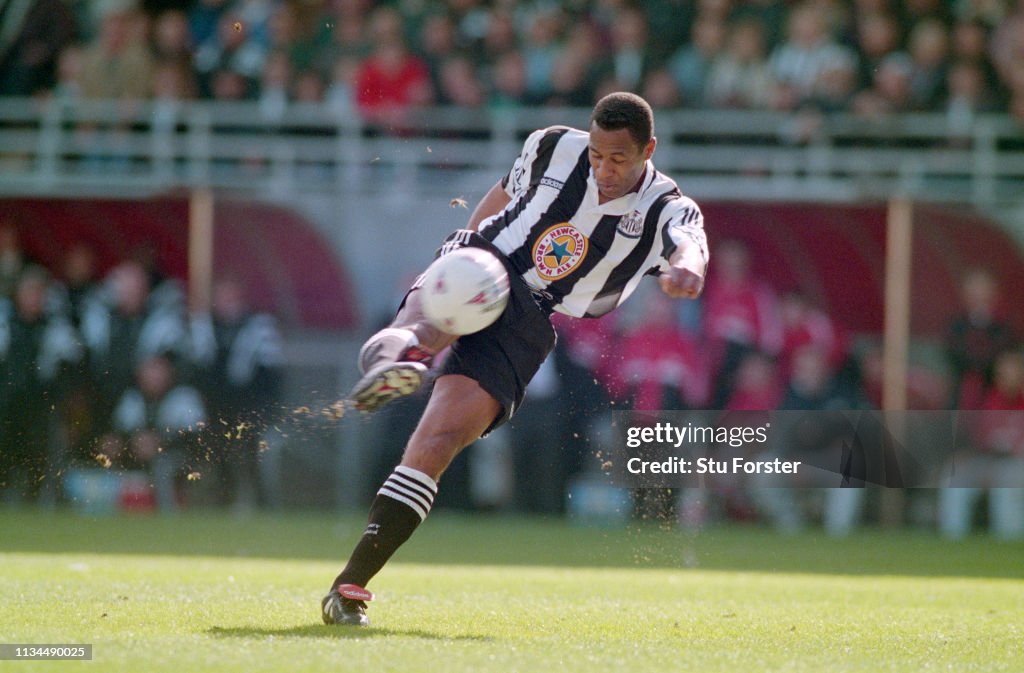 Les Ferdinand Newcastle United 1997