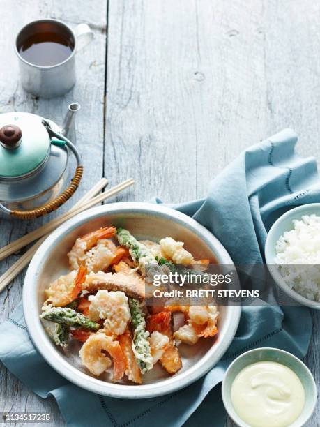 bowl of tempura seafood with rice - tempura stock pictures, royalty-free photos & images