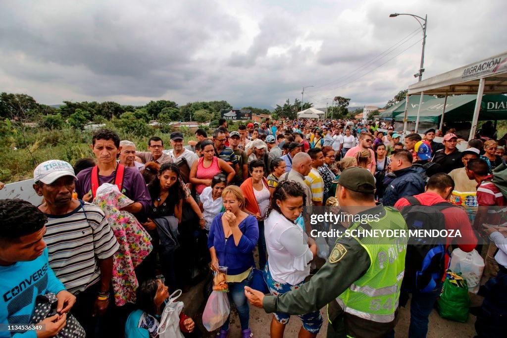 COLOMBIA-VENEZUELA-CRISIS-BORDER