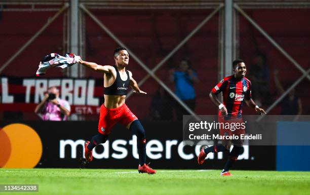 Andres Herrera of San Lorenzo celebrates after scoring the first goal of his team during a group F match between San Lorenzo and Palmeiras as part of...