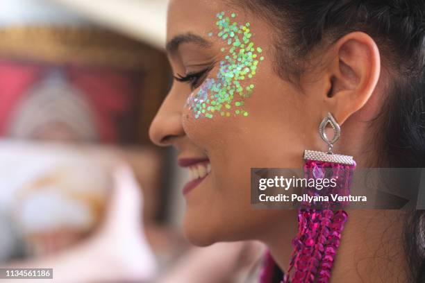 beauty woman - glitter make up stock pictures, royalty-free photos & images