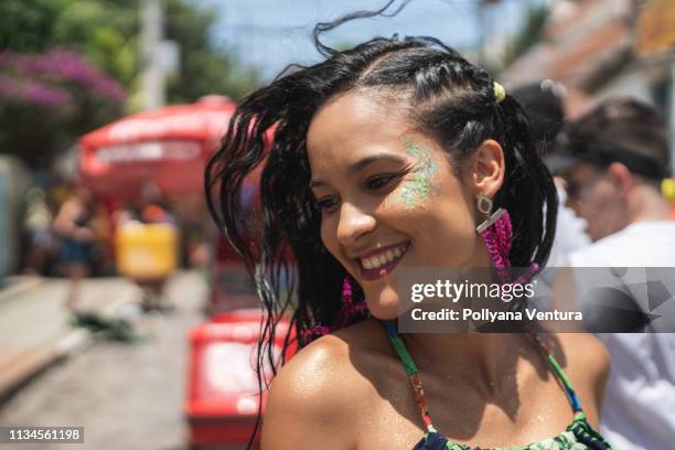 beautiful woman enjoying carnival in the streets of olinda - brazil girls supporters stock pictures, royalty-free photos & images