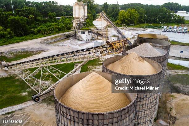 cement factory - cement factory stock pictures, royalty-free photos & images