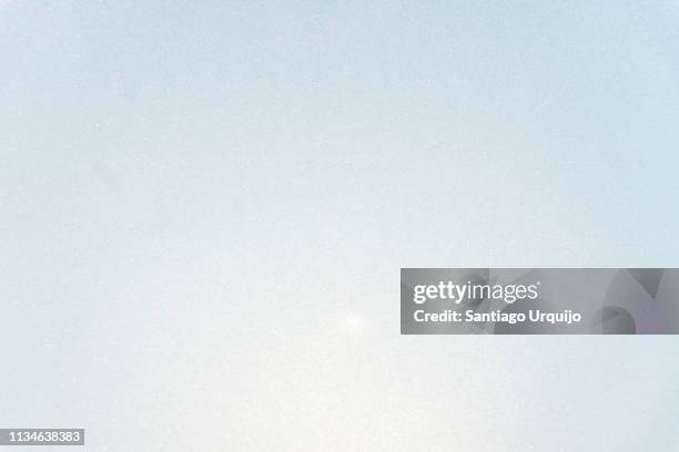 frost pattern on a window - frost scheibe stock-fotos und bilder