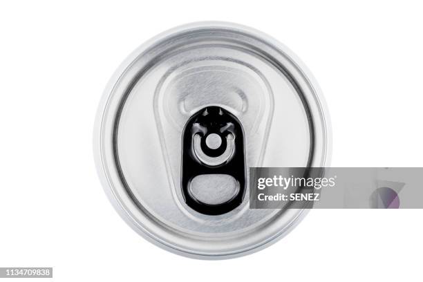 the top of an aluminum soda can with the ring pull showing - cannette photos et images de collection