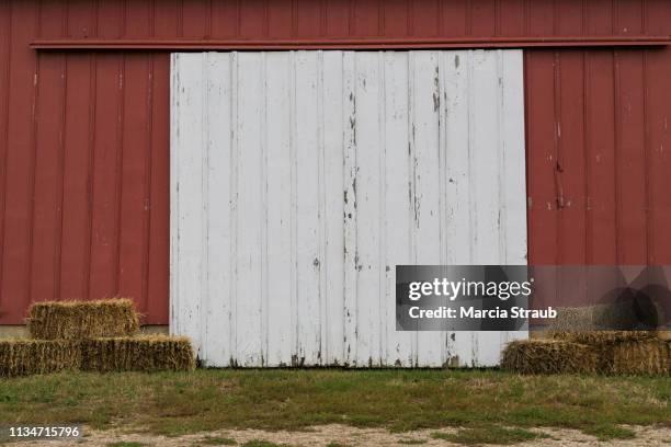 old barn door - barn 個照片及圖片檔