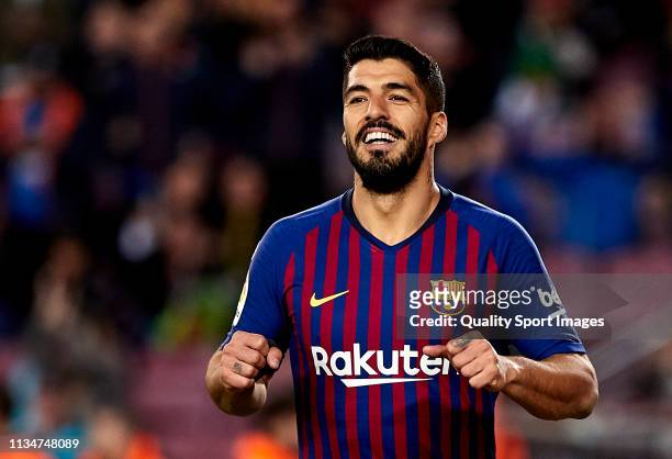 Luis Suarez of FC Barcelona celebrates his goal during the La Liga match between FC Barcelona and Rayo Vallecano de Madrid at Camp Nou on March 09,...