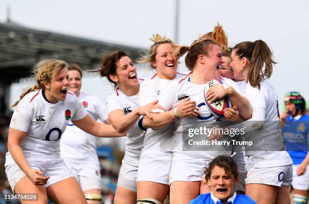 Sarah Bern of England celebrates after scoring her sides fourth try with her England team mates during the Womens Six Nations match between England...