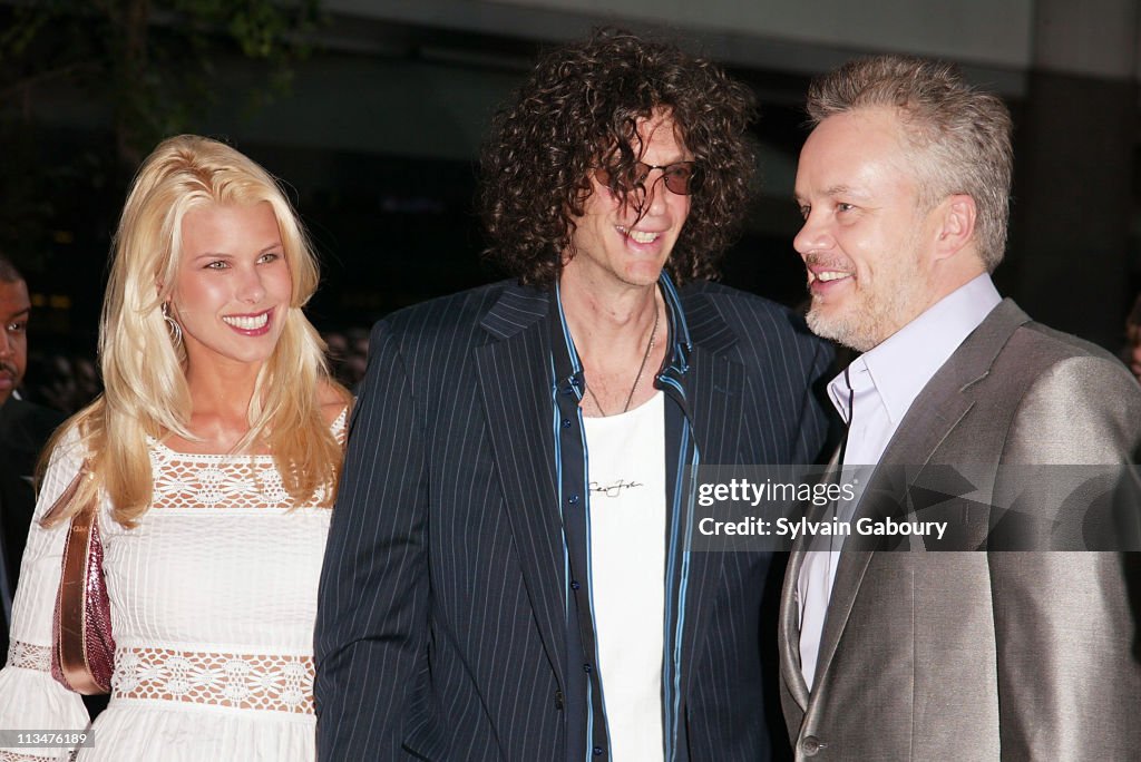 Outside arrivals for the NYC premiere of "War of the Worlds"