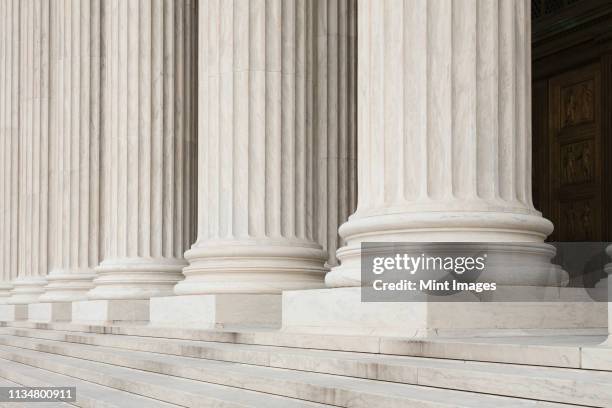 front steps and columns of the supreme court - law imagens e fotografias de stock