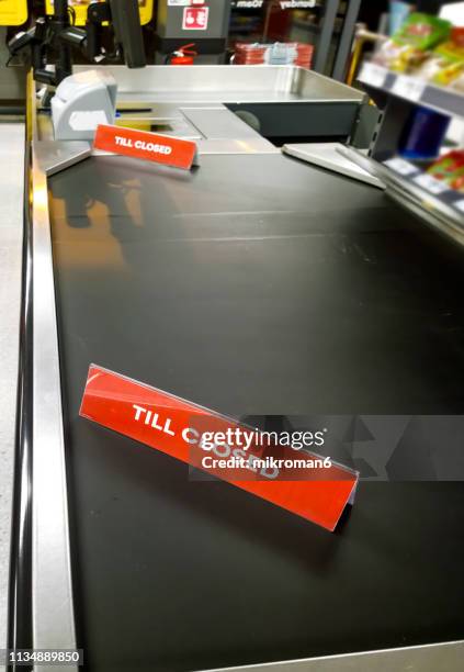till closed sign, store check-out - caisse photos et images de collection