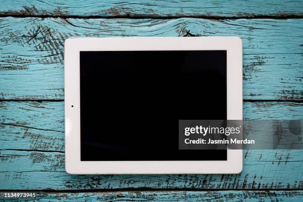 digital tablet computer - desk tablet phone monitor stock pictures, royalty-free photos & images