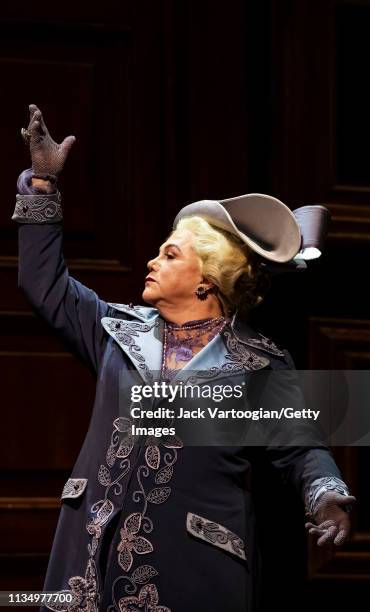 American actress Kathleen Turner performs during the final dress rehearsal prior to the season premiere of the Metropolitan Opera/Laurent Pelly...