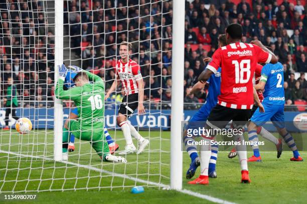 Mickey van der Hart of PEC Zwolle, Darryl Lachman of PEC Zwolle, Luuk de Jong of PSV scores his goal to make it 3-0 during the Dutch Eredivisie match...