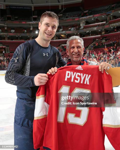 Mark Pyzik 12,671 Florida Panthers Jersey Stock Photos, High-Res Pictures, and ...
