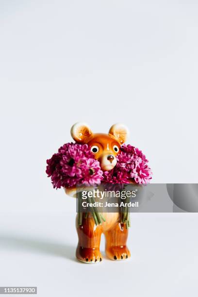 i love you, thinking of you, get well soon, miss you, thoughtful, thoughtfulness, cute gift giving - miss you funny stock pictures, royalty-free photos & images
