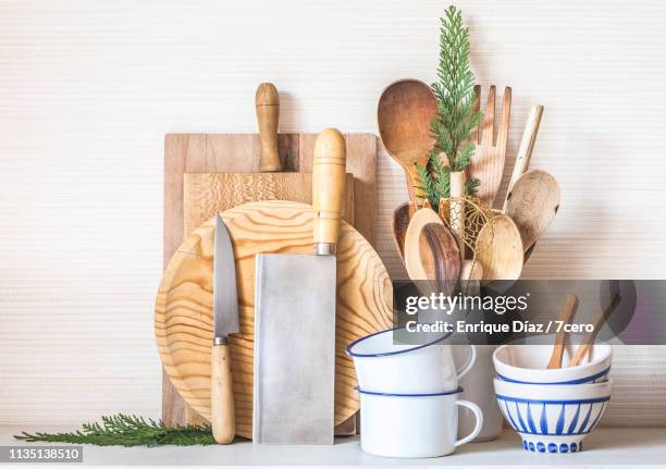 a serene zero waste cooking scene - keukengereedschap stockfoto's en -beelden