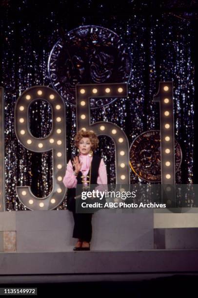 Vivian Blaine performing on the 1971 / 25th Tony Awards, Palace Theatre.