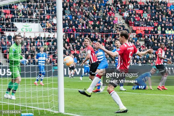 Zwolle goalkeeper Mickey van der Hart, Pelle Clement of PEC Zwolle, Luuk de Jong of PSV, Bram van Polen of PEC Zwolle, Lennart Thy of PEC Zwolle,...