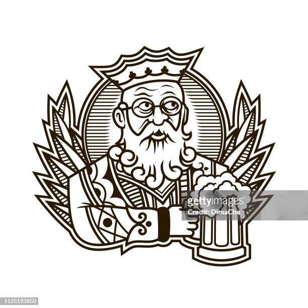 könig hält einen becher bier-könig der vereine charakter in spielkarten - brauerei stock-grafiken, -clipart, -cartoons und -symbole