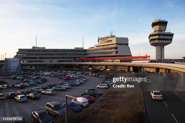 airport berlin-tegel (txl) - (berlin-reinickendorf, germany) - aeroporto internacional de berlin tegel imagens e fotografias de stock