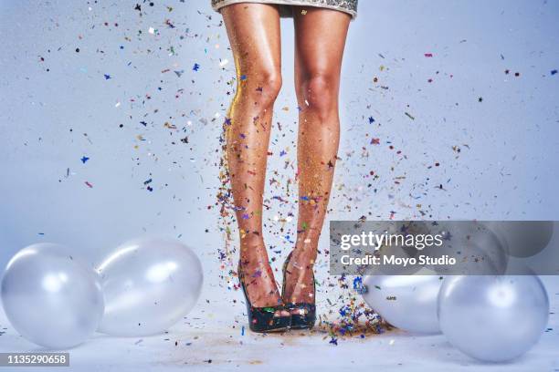 she brings the party - balloon woman party stock pictures, royalty-free photos & images