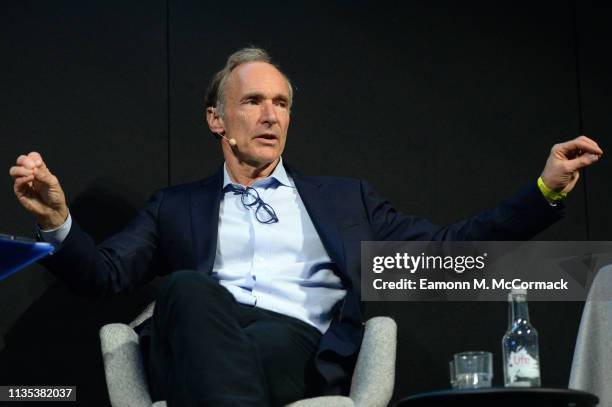 Sir Tim 258 Sir Tim Berners Lee Photos & High Res Pictures - Getty Images