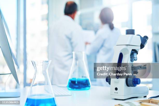 this is where new discoveries are made - medical laboratory stock pictures, royalty-free photos & images