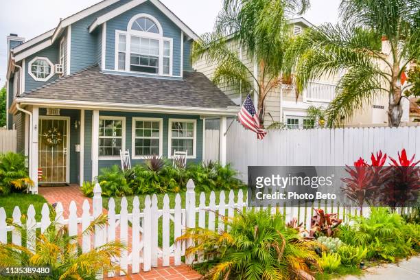 una bella casa di legno nel quartiere di coronado island nel sud della california di san diego - california home foto e immagini stock