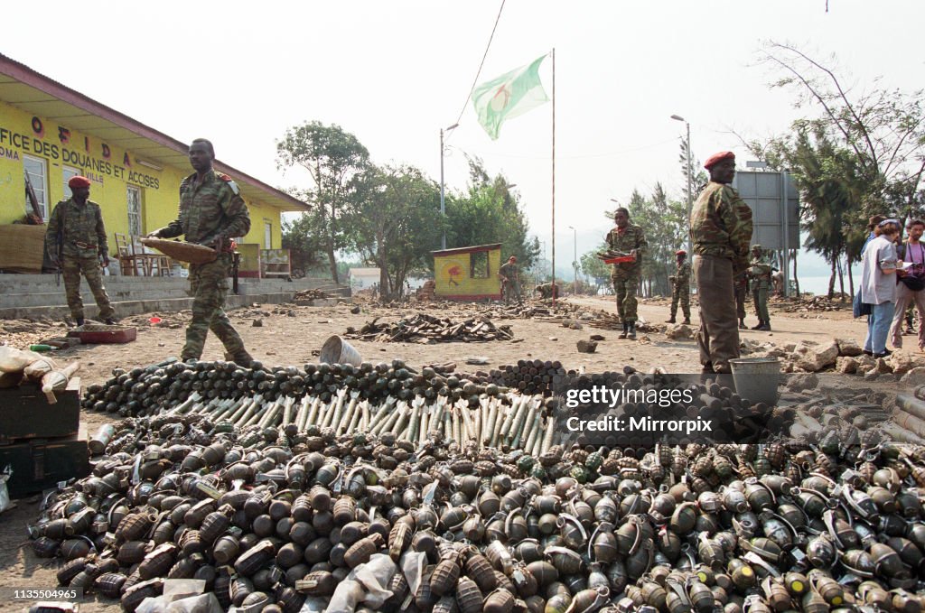 Sadbox Rwanda Scenes in Rwanda following the civil war, 30th July 1994. News Photo ...