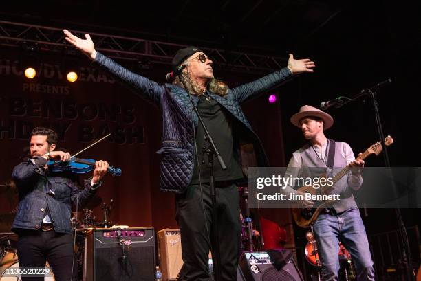 Singer Ed Roland 1,548 Collective Soul Photos Stock Photos, High-Res Pictures, and ...