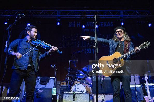 Singer Ed Roland Singer Ed Roland of Collective Soul performs live on stage at the BMI ...