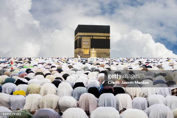 People praying in Mecca