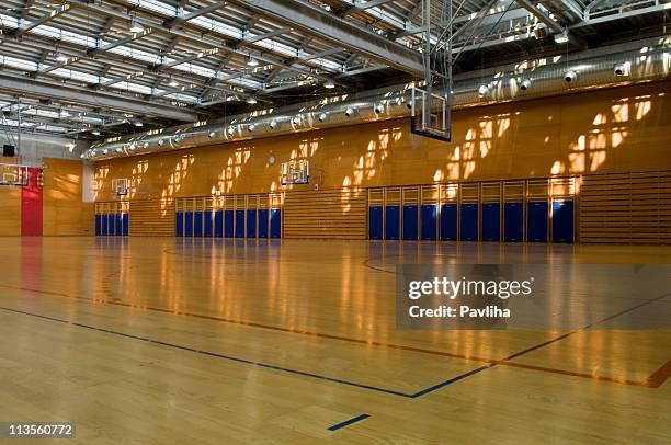 leere turnhalle sport center hall - school gymnastics stock-fotos und bilder