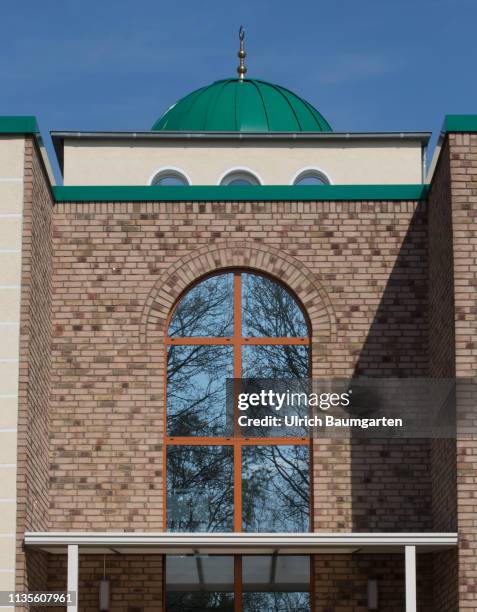 Exterior view of the Bonn Al Muhajirin Mosque, one of the largest mosques in Germany, in the sights of security authorities. Suspicion of increased...