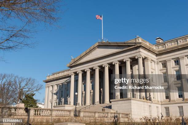 us treasury department, washington dc - amerikanisches schatzamt stock-fotos und bilder