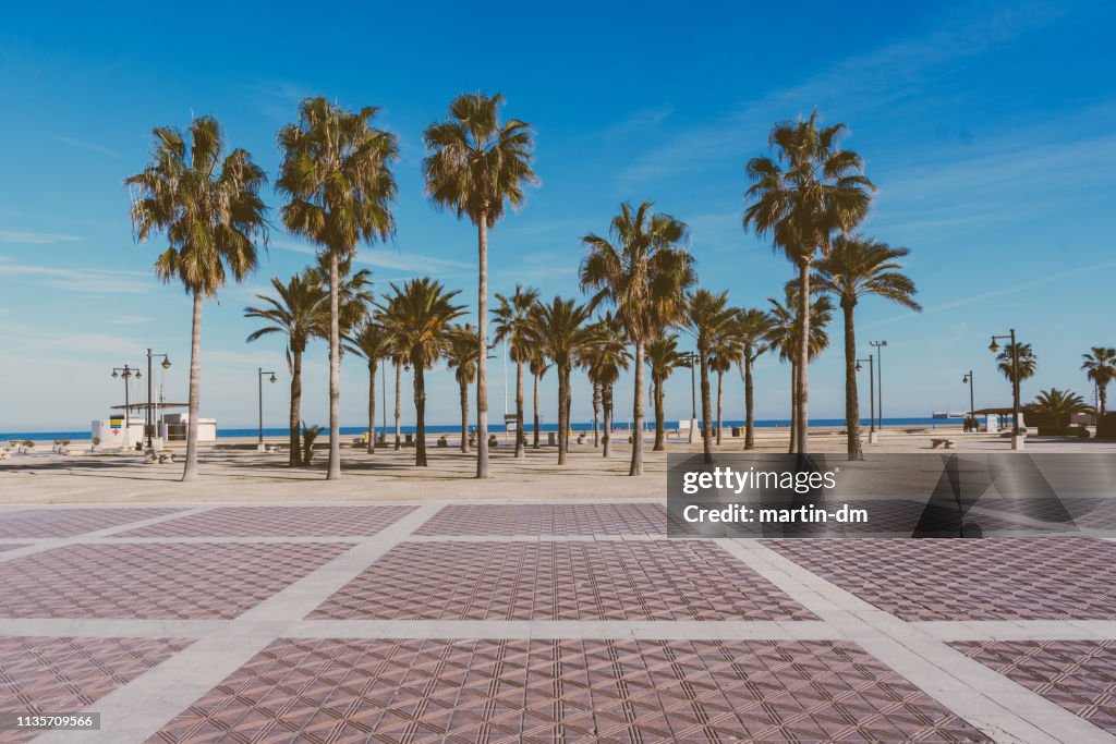 Praia de Malvarrosa em Valença, Spain