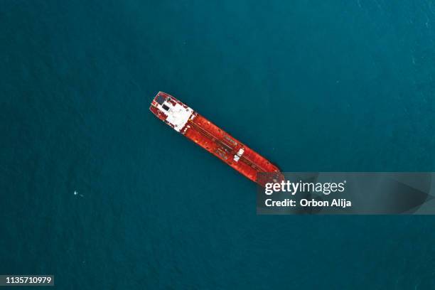 container ship cargo - bulk carrier stock pictures, royalty-free photos & images