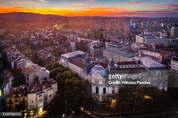 vista ad alto angolo sopra la città di sofia, bulgaria, europa orientale - immagine di repertorio - bulgaria foto e immagini stock