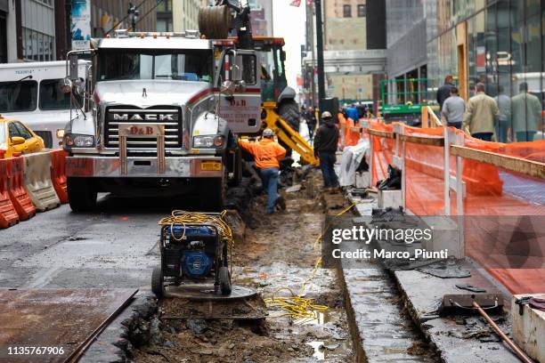 heat pipe replacement works - pipe replacement stock pictures, royalty-free photos & images