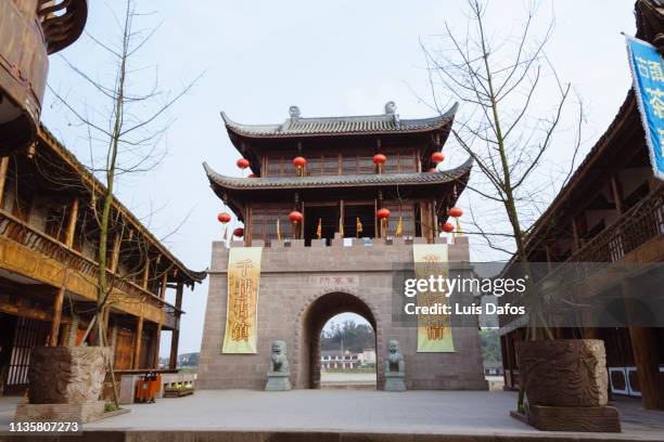 ancient town of huanglongxi - city gate foto e immagini stock