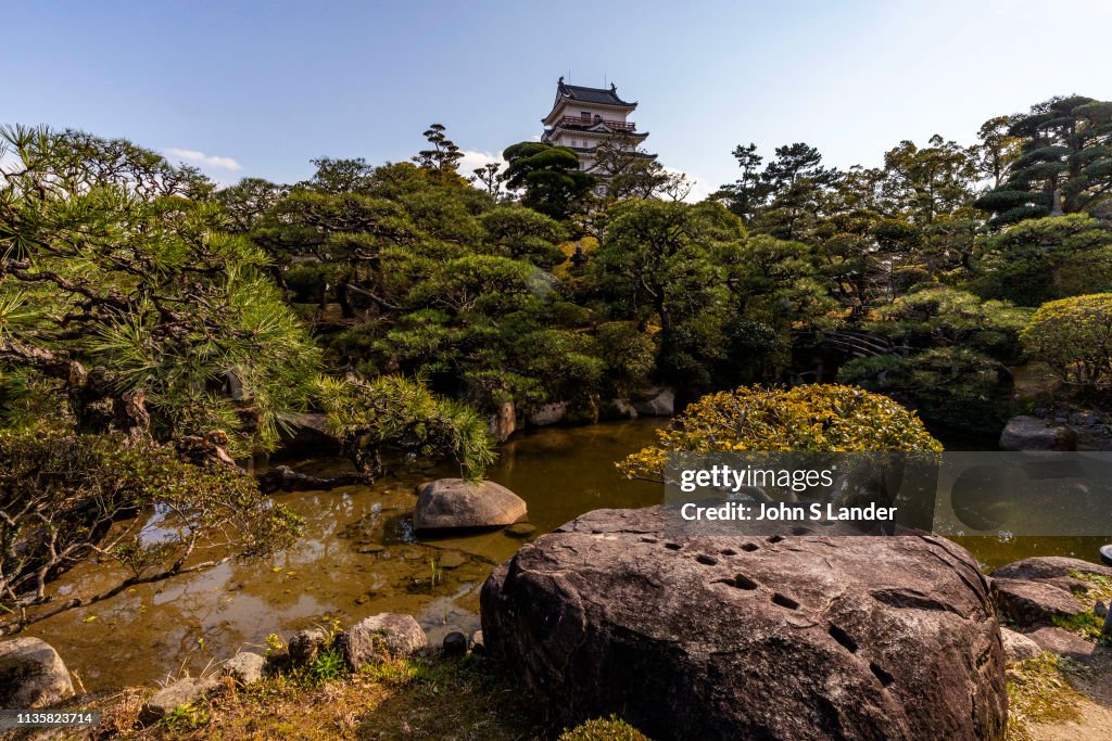 Fukuju Kaikan Garden is a part of Fukuyama Castle grounds...