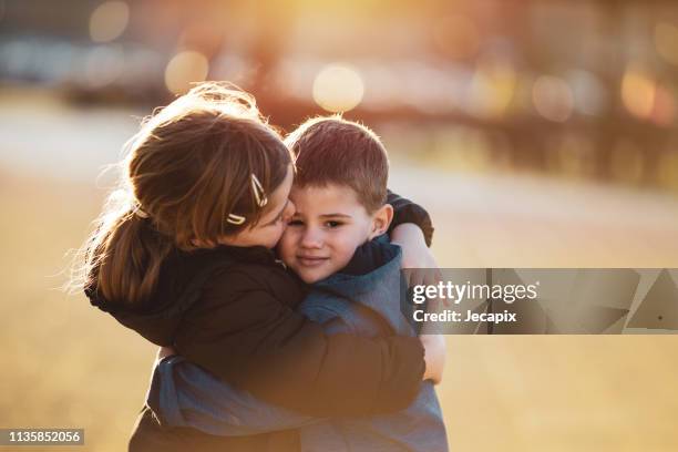 brother and sister bonding - brother sister stock pictures, royalty-free photos & images