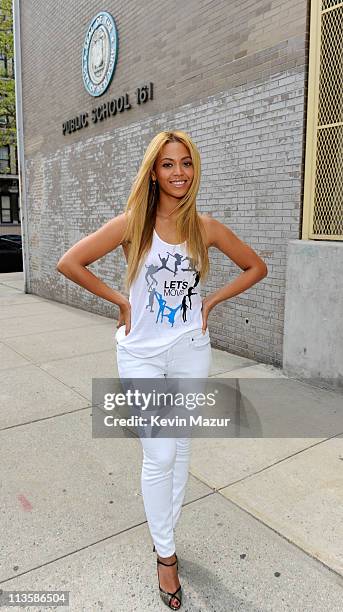 Beyonce surprises students at PS/MS 161 in Harlem as part of First Lady Michelle Obama's "Let's Move" initiative to fight childhood obesity. The...