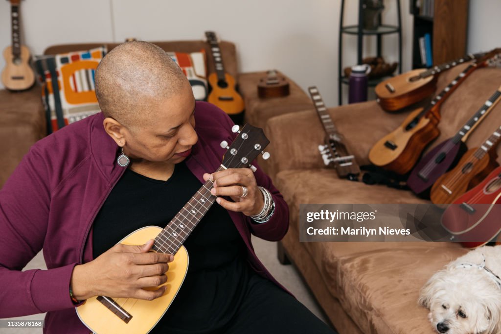 Playing the ukelele