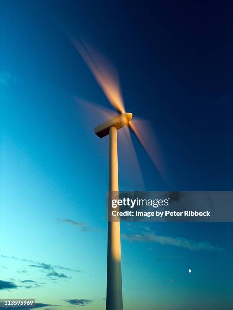 ardrossan wind farm - klinge stock-fotos und bilder