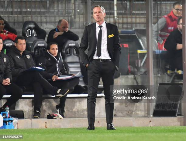 Head coach Dominik Thalhammer of Austria looks on during the Women's international friendly between Austria and Sweden at BSFZ-Arena on April 9, 2019...