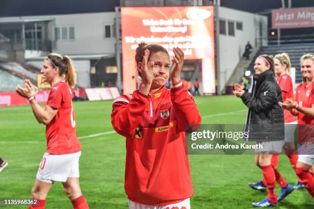 Nina Burger of Austria and her teammates acknowledge the fans after the Women's international friendly between Austria and Sweden at BSFZ-Arena on...