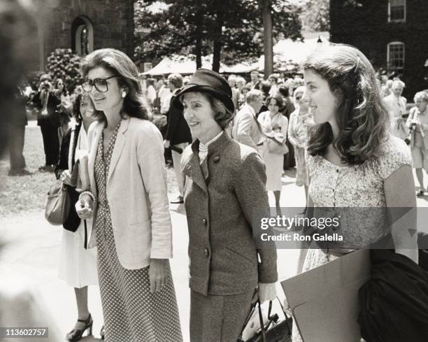 Caroline Kennedy, Jackie Onassis, & mother Janet Auchincloss