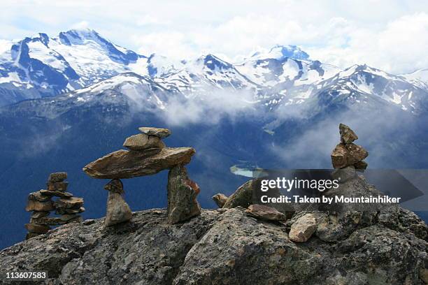 inukshuks - inukshuk stock pictures, royalty-free photos & images